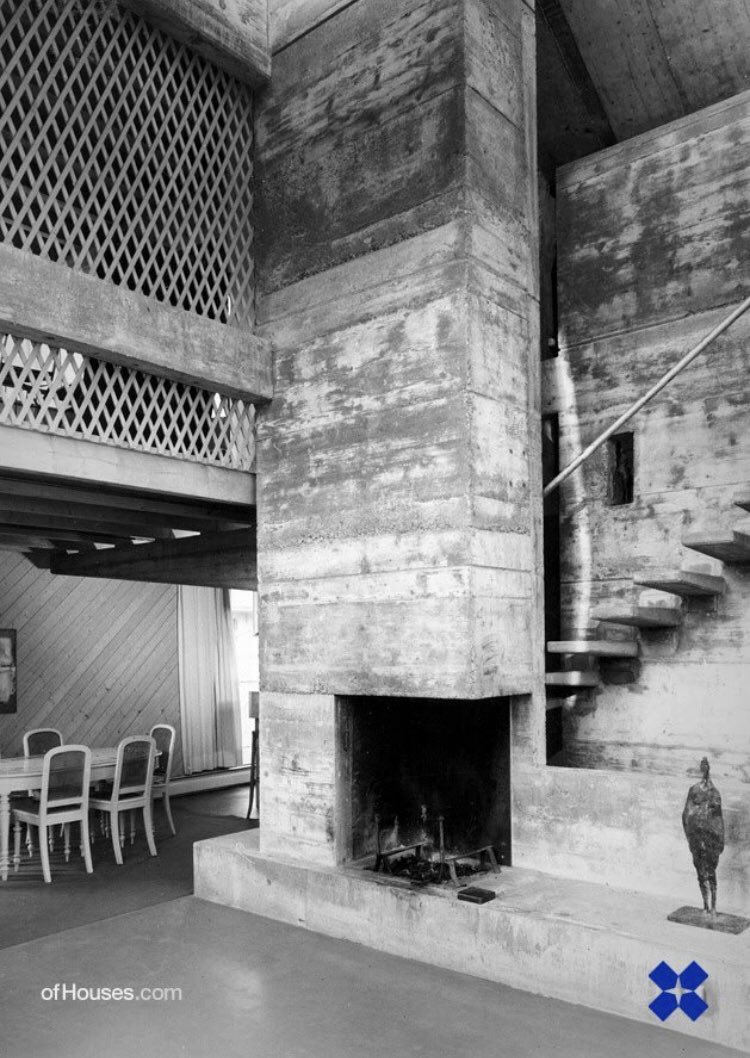 A year later he moved back home to Switzerland, and that’s when things started getting pretty wild—this is the 1964 House for Sculptor Peter Hächler, in Lenzburg, Switzerland (photos via  @OfHouses)