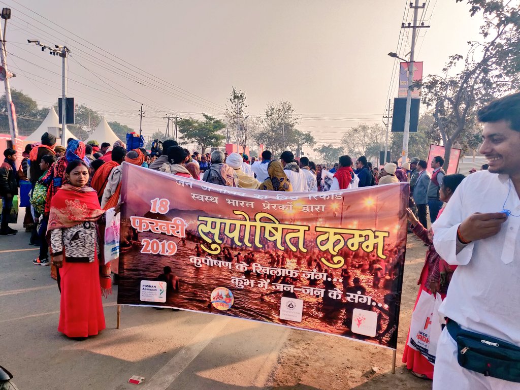 PoshanSpn's tweet photo. An unbelievable number of people have been reached through the #first 17 of the 100 street play #marathon for #JanAndolan under @PoshanAbhiyaan
2500 support signatures received in the #signaturecampaign so far!

#suposhitkumbh 
@PrayagrajKumbh 
@icds_up 
@PMOIndia 
@MinistryWCD https://t.co/6axuVH6Viv