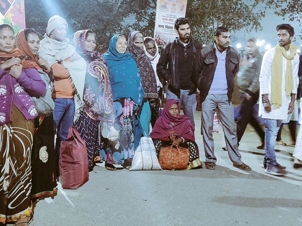 PoshanSpn's tweet photo. An unbelievable number of people have been reached through the #first 17 of the 100 street play #marathon for #JanAndolan under @PoshanAbhiyaan
2500 support signatures received in the #signaturecampaign so far!

#suposhitkumbh 
@PrayagrajKumbh 
@icds_up 
@PMOIndia 
@MinistryWCD https://t.co/6axuVH6Viv