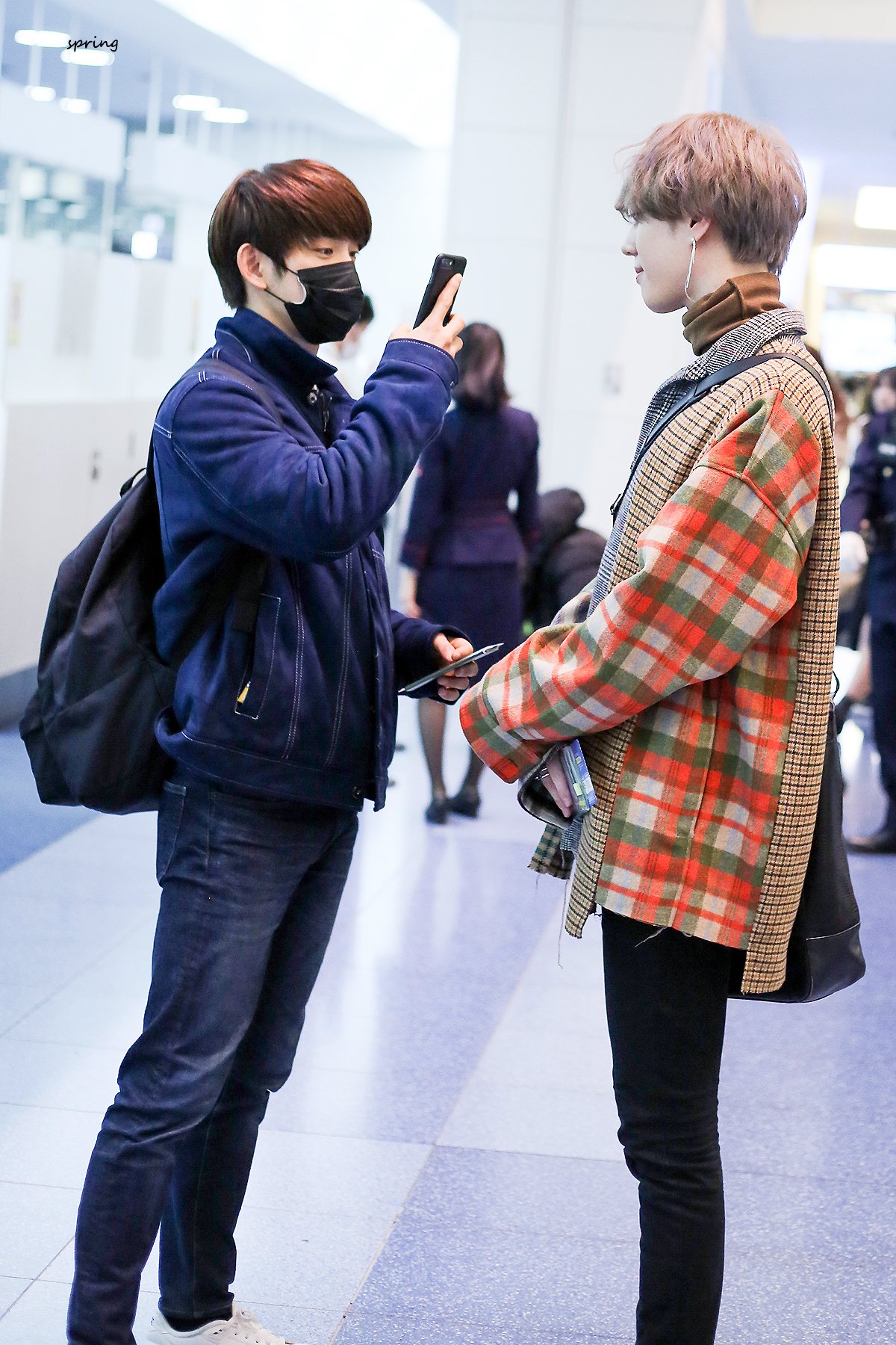 DzqVPQ2UYAAl1at.jpg:orig