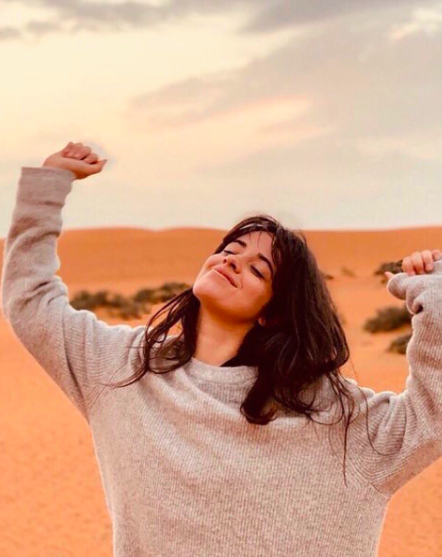 WORLDMUSICAWARD's tweet image. #CamilaCabello has fallen head over heels inlove with the UAE after performing at the #RedFestDXB 2019 music festival in #Dubai over the weekend and visiting the mosque &amp;amp; desert!👩‍🎤❤️🇦🇪🎤🔥🕌🏜️ @Camila_Cabello
facebook.com/worldmusicawar…
