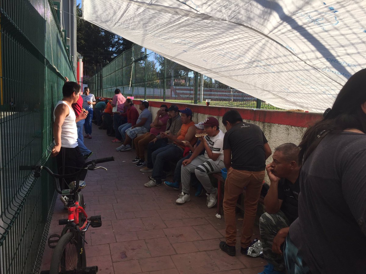 nannapoles's tweet photo. Fomentar el deporte me llena de orgullo. Felicidades a los que obtuvieron el primero, segundo y tercer lugar en este pequeño torneo #FrontónDeMano en #Tenancingo #NNPcontigo #Dtto7Local https://t.co/3IvlyzhkXx