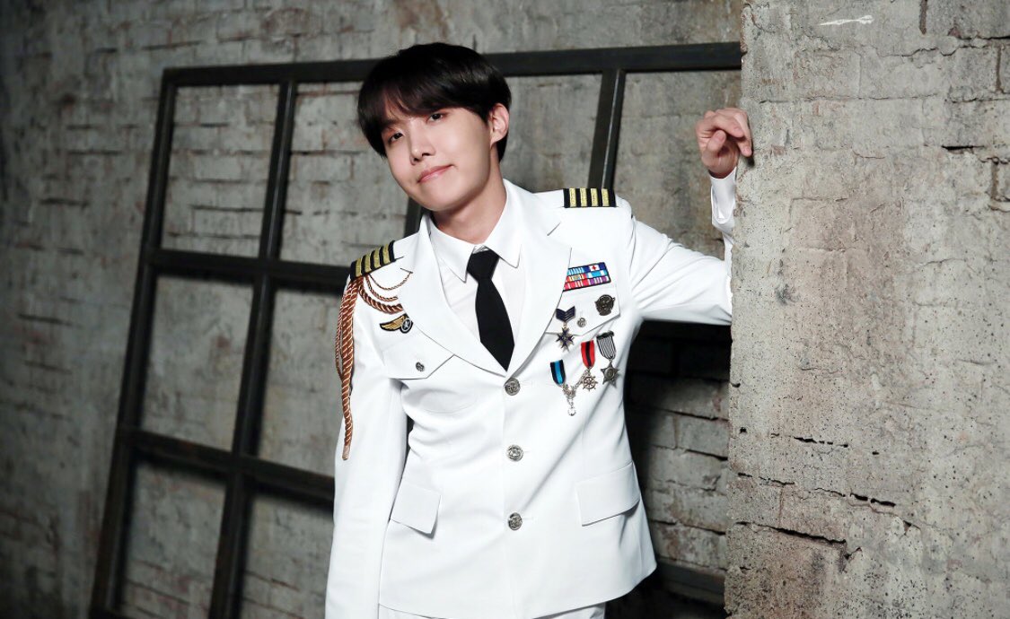 BTS Episode
18.02.2019 {02:18PM KST}
✎ HAPPY J-HOPE DAY!
