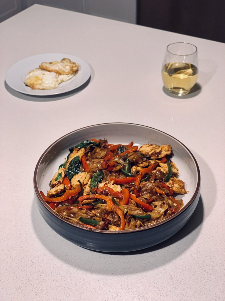 alonely noodle bar tweet media