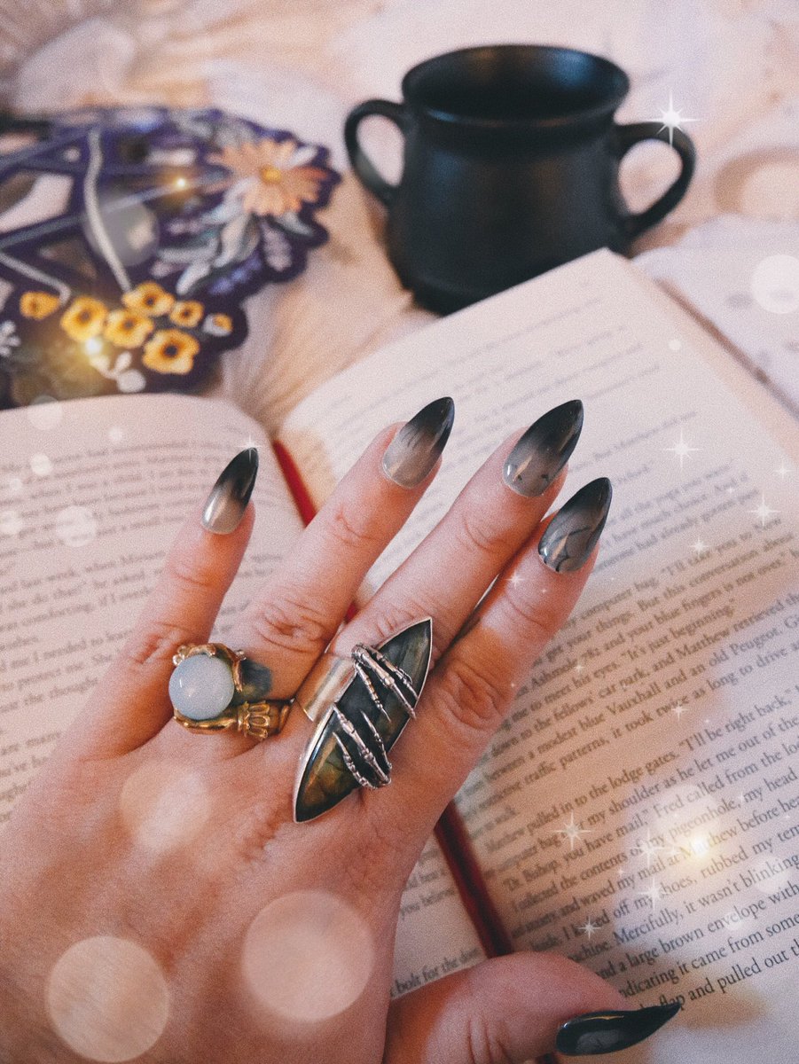 Dark Blue Nails Aesthetic - Largest Wallpaper Portal
