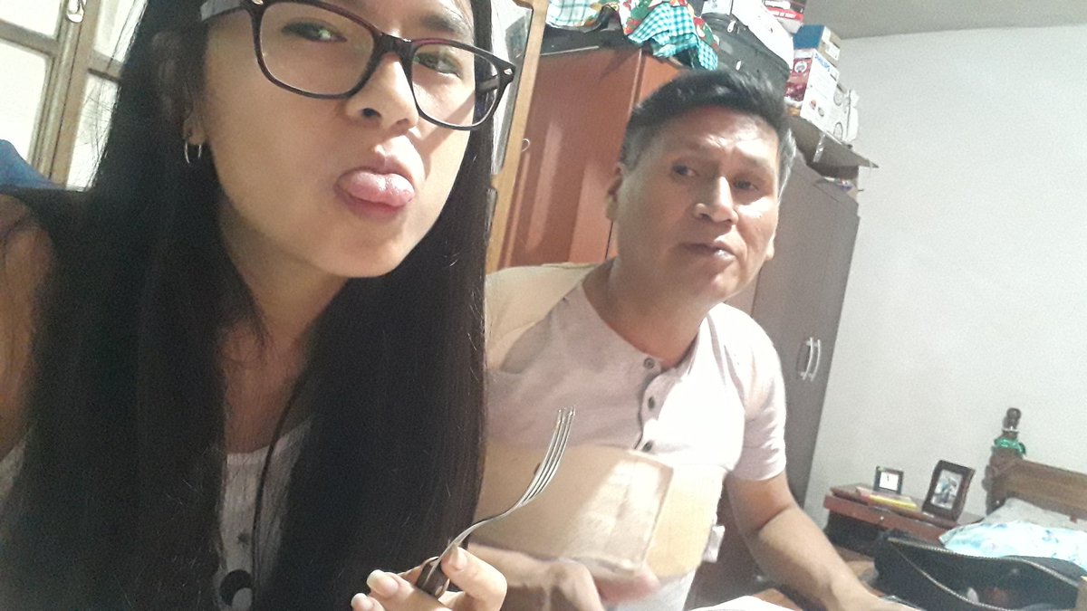 Cele_Mdz's tweet photo. #ReDespiertos padre e hija hasta altas horas de la noche https://t.co/zyS9JAYw5v