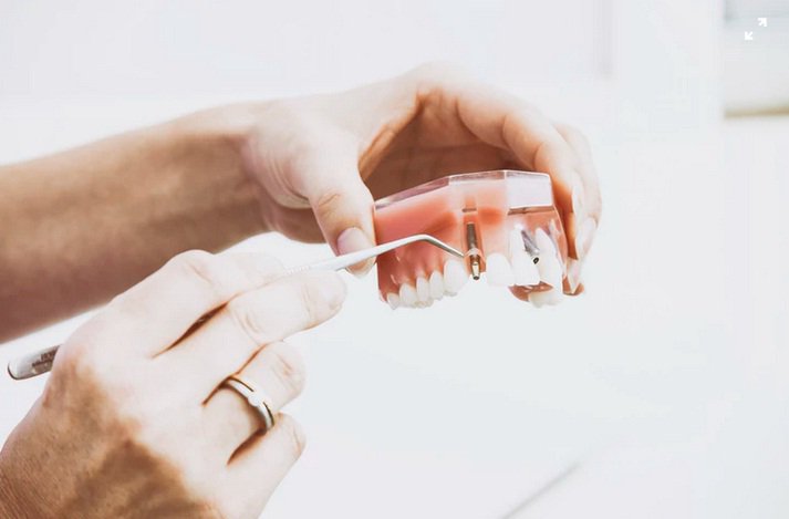 Different #treatments finished in #therapeuticdentistryservices include #teethrestoration, for example, #fillings, #expulsion or #extractionofteeth. bit.ly/2SPdTV4