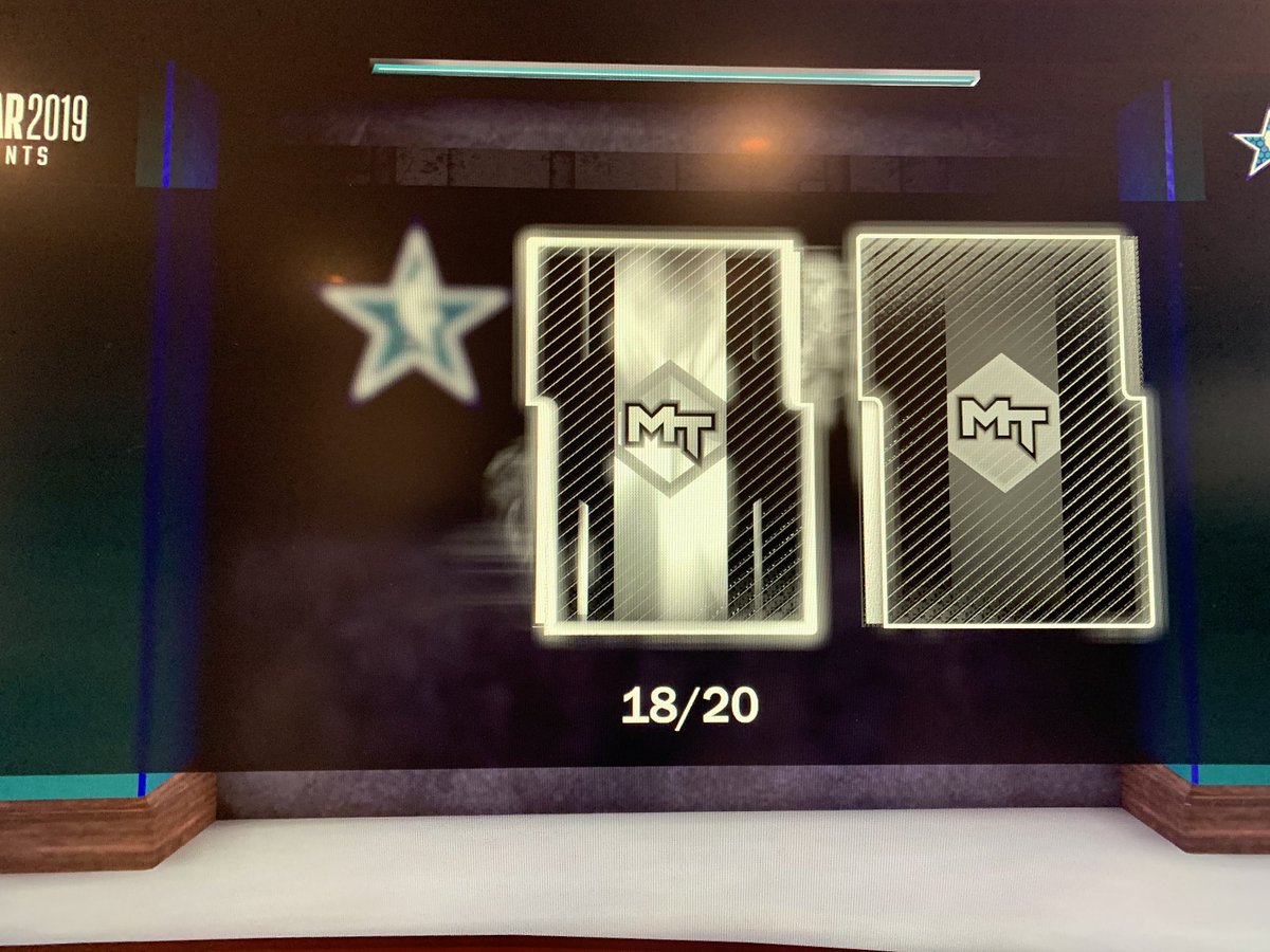 NeonworldCarter's tweet photo. @NBA2K_MyTEAM 
whats the problem??? Give my card back! PLS! https://t.co/TVvD9zvamY