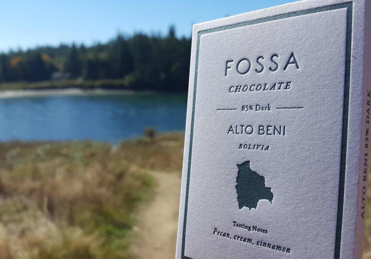 VictoriaCRandom's tweet image. #fossachocolate @fossachocolate 
85% #altobeni #bolivia #darkchocolate 
Nose of floral and honey.
Tastes of cocoa, cream, nutty, floral, subtle dark fruit and earthy.
Another fantastic Fossa bar!
#craftchocolate #bean2bar #beantobar #chocolate #specialtychocolate #finechocolate
