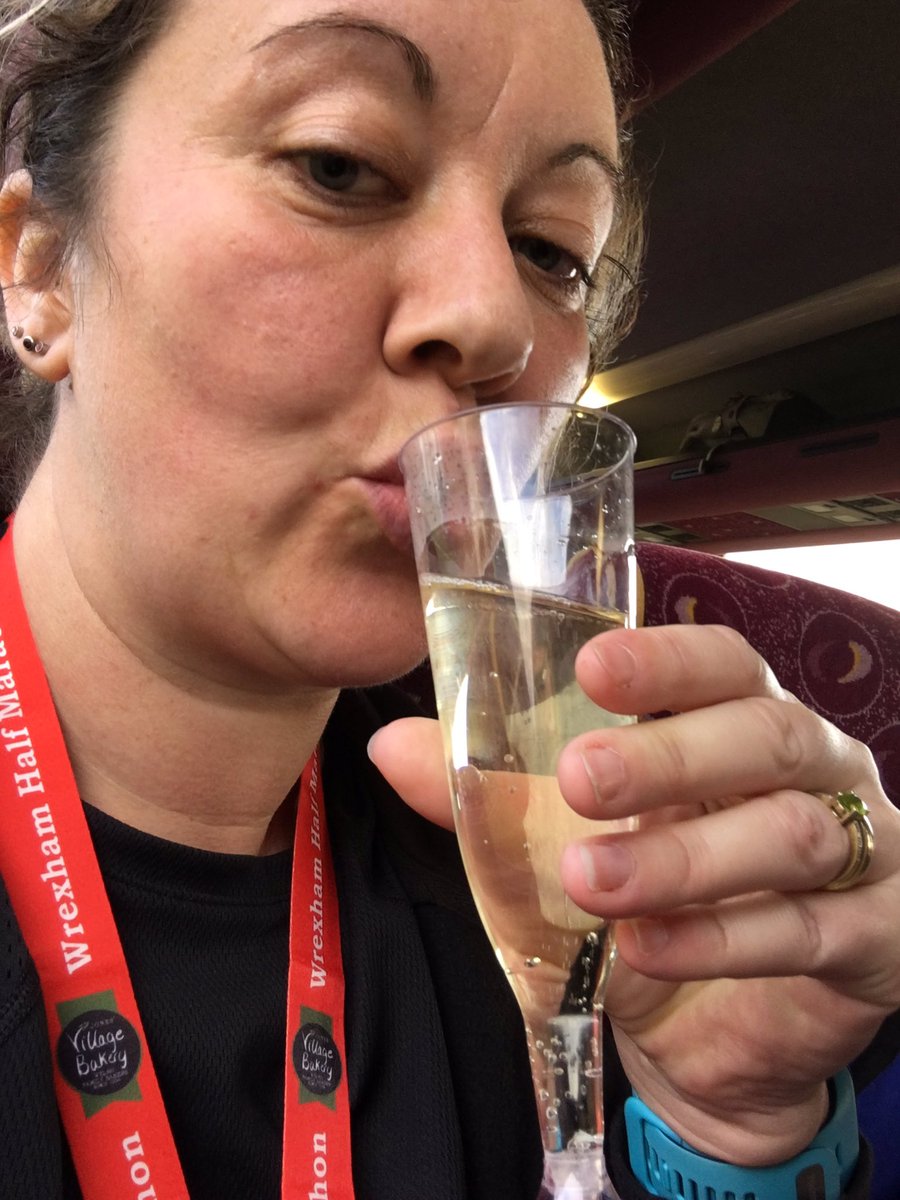 clair_cains's tweet image. Omg it’s #MedalMonday !! And I can have a go With not 1 but 2 medals 🥰@runr_uk first medal Friday night with family and then epic Pb at Wrexham half on Sunday! Knocked 30 mins off previous time!@purdueperform @racecheck @UKRunChat #Runr #purdueperformance #ukrace @locketloves