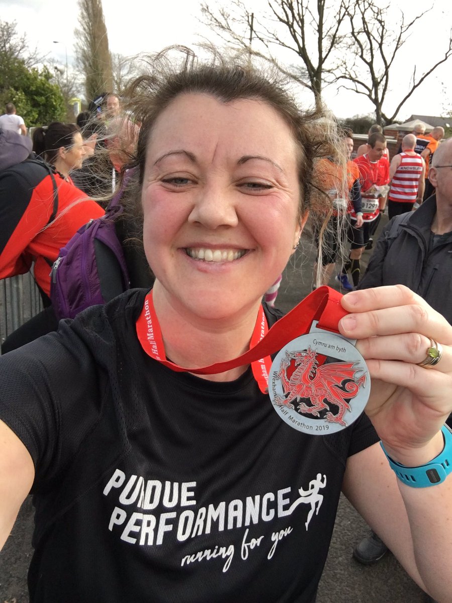 clair_cains's tweet image. Omg it’s #MedalMonday !! And I can have a go With not 1 but 2 medals 🥰@runr_uk first medal Friday night with family and then epic Pb at Wrexham half on Sunday! Knocked 30 mins off previous time!@purdueperform @racecheck @UKRunChat #Runr #purdueperformance #ukrace @locketloves