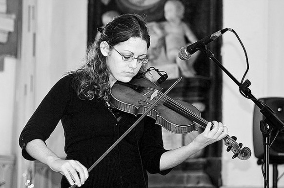 Bail ó Dhia ar @MusicMaynooth as ceolchoirm lóin leis an veidhleadóir agus amhránaí ar an sean-nós óg, oilte agus aitheanta Saileog Ní Cheannabháin a chur in eagar don Déardaoin 28 Feabhra, díreach roimh Sheachtain na Gaeilge. #BíLinn #MáNuadAbú #SeanNós