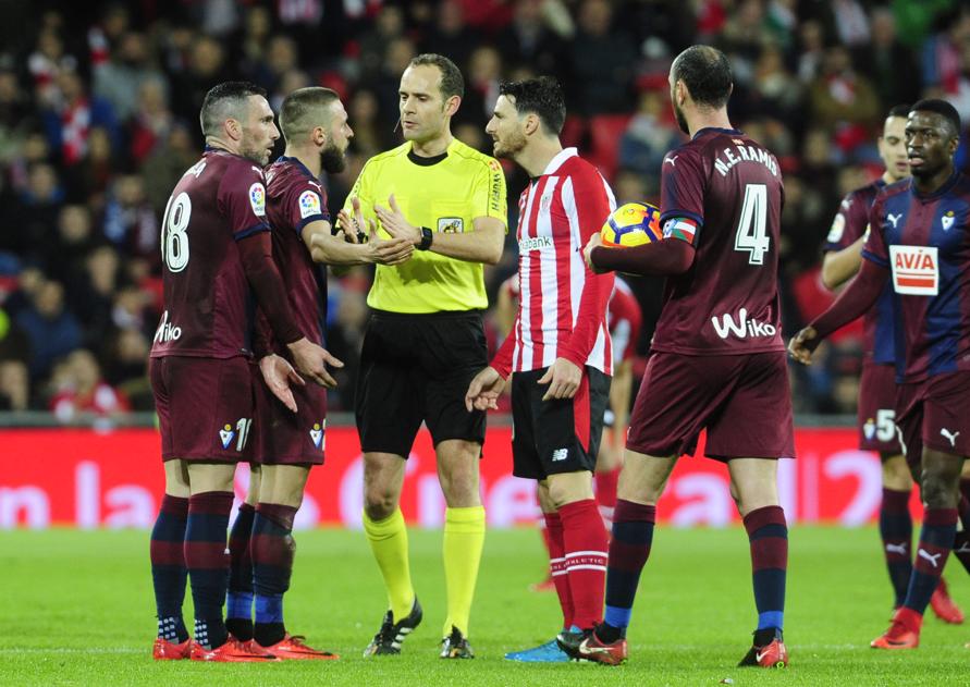 Un colegiado que se le atraganta 😫 al #Eibar para dirigir el derbi ante el #Athletic ⚽️
https://www.mundodeportivo.com/futbol/eibar/20190218/46542010135/melero-lopez-arbitrara-el-athletic-eibar.html … … #Futbol #LaLiga