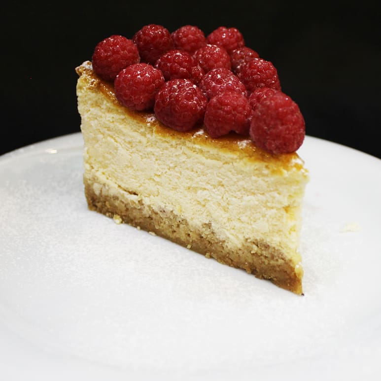 hudaverdipasta's tweet photo. Vazgeçilmez tatlılardan, hafif ve lezzetli kırmızı sosu ile iştah açan, görünümü ile herkesi büyüleyen #frambuazlıcheesecake Hüdaverdi pastaneleri' nde sizleri bekliyor 🙏💕😊

#coffee #food #instagram #instafood #quesadillas #foodvideo #pasta #ankara #frambuazlıcheesecake https://t.co/Pjuk29a5bG