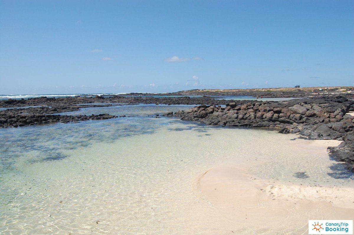 🇪🇸 Los lunes al sol, son menos lunes 😎 😁  #buenosdías #felizlunes #viajar
------ <a href="/iFuerteventura/">Visit Fuerteventura</a> #ElCotillo 
🇬🇧 Mondays in the sun are always better!! 😊 🌞 #goodmorning #HappyMonday #beach #beachlife