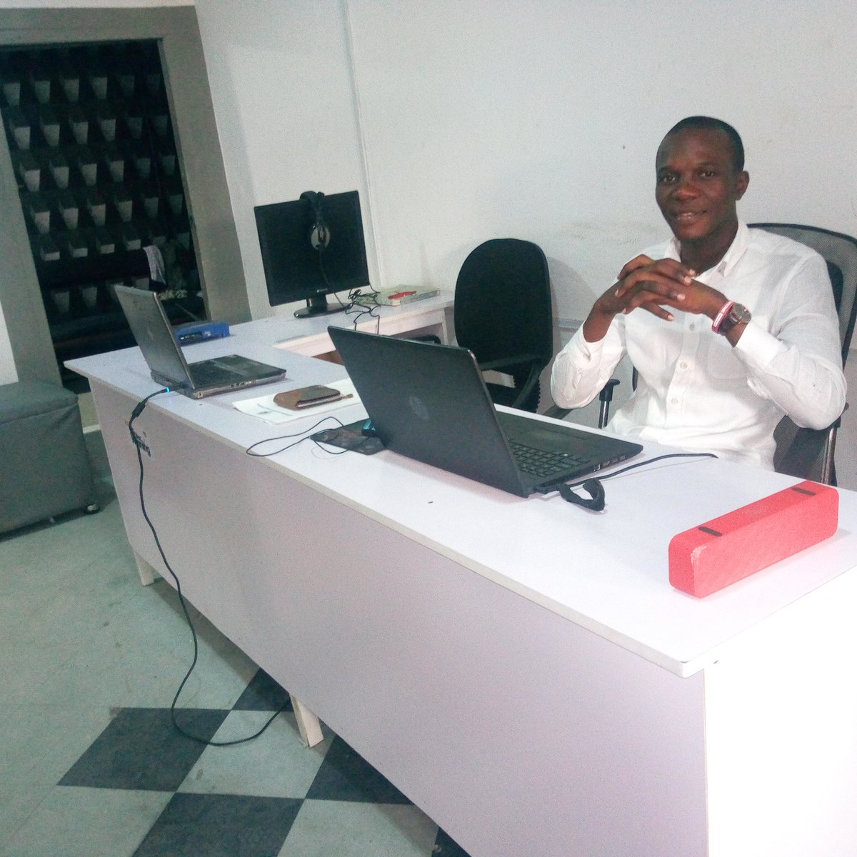 themehouz's tweet image. Enjoying my new office, and am always available to Develop a website, Android Application, and IOS Apps for you #WesiteDeveloper #AndroidApps #iosApps