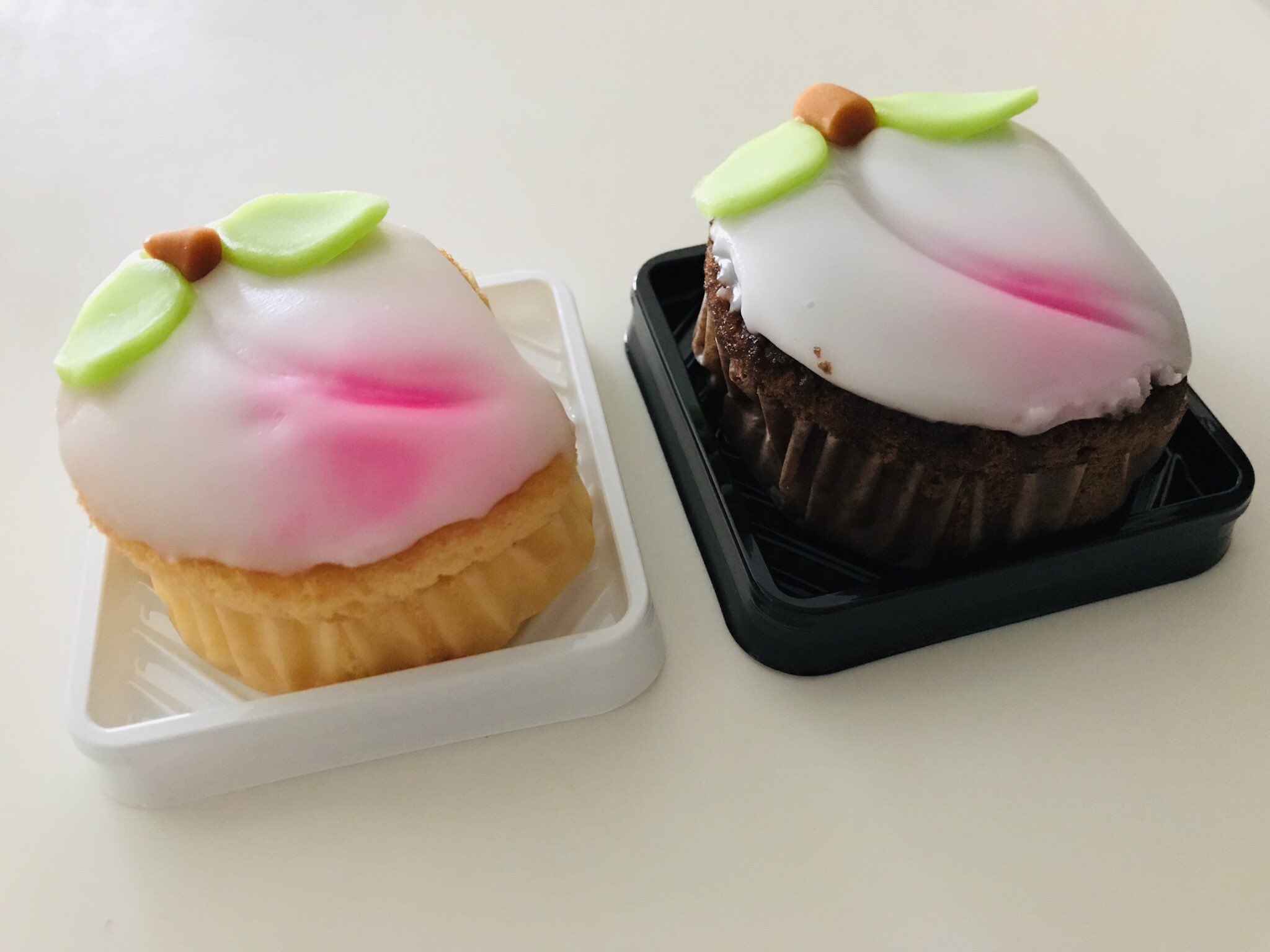 東恭子 白水堂のこももとちょこもも 長崎 の縁起物 桃カステラのミニサイズ ちょこももは勿論チョコカステラ 中華街で売りよったランタンフェスティバル限定のチョコがけよりより よりよりって結構硬い ネオクラシッククローバーの 長崎石畳ショコラ 東恭子 白水堂のこももとちょこもも 長崎 の縁起物 桃カステラのミニサイズ ちょこももは勿論チョコカステラ 中華街で売りよったランタンフェスティバル限定のチョコがけよりより よりよりって結構硬い ネオクラシッククローバーの 長崎石畳ショコラ
