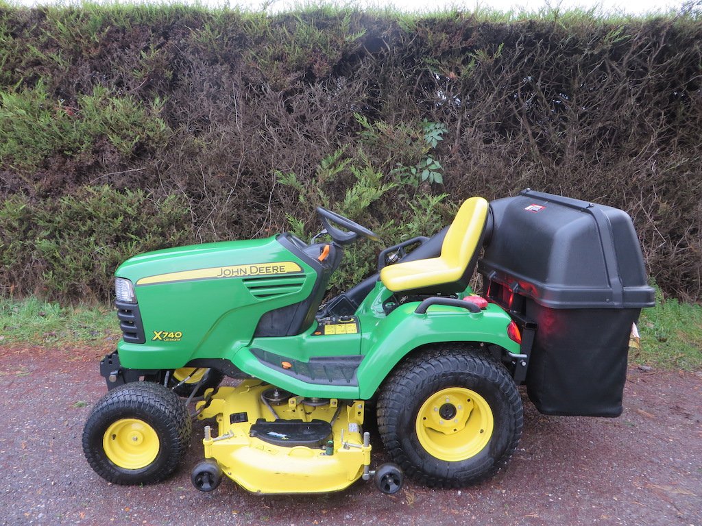 pilimited's tweet photo. Just arrived - John Deere X740 mower. Only 531 hours, available for immediate delivery from our stock #greenkeepingireland #golf #greenkeeping https://t.co/1ngrhpPWES https://t.co/1j1bHQySCR