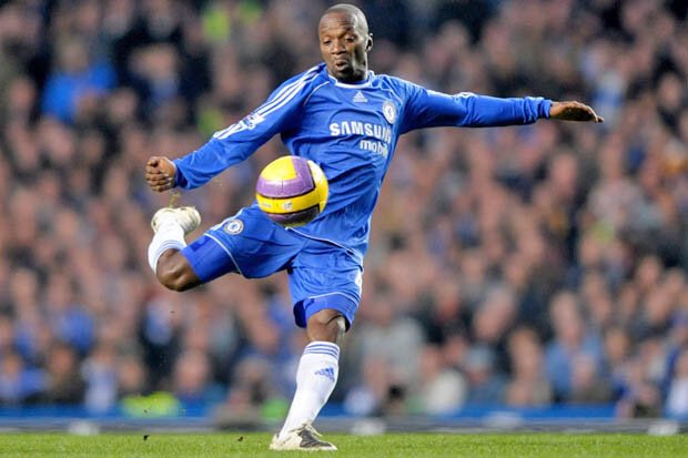 Happy 46th Birthday to Claude Makelele.                One man. One Position.   