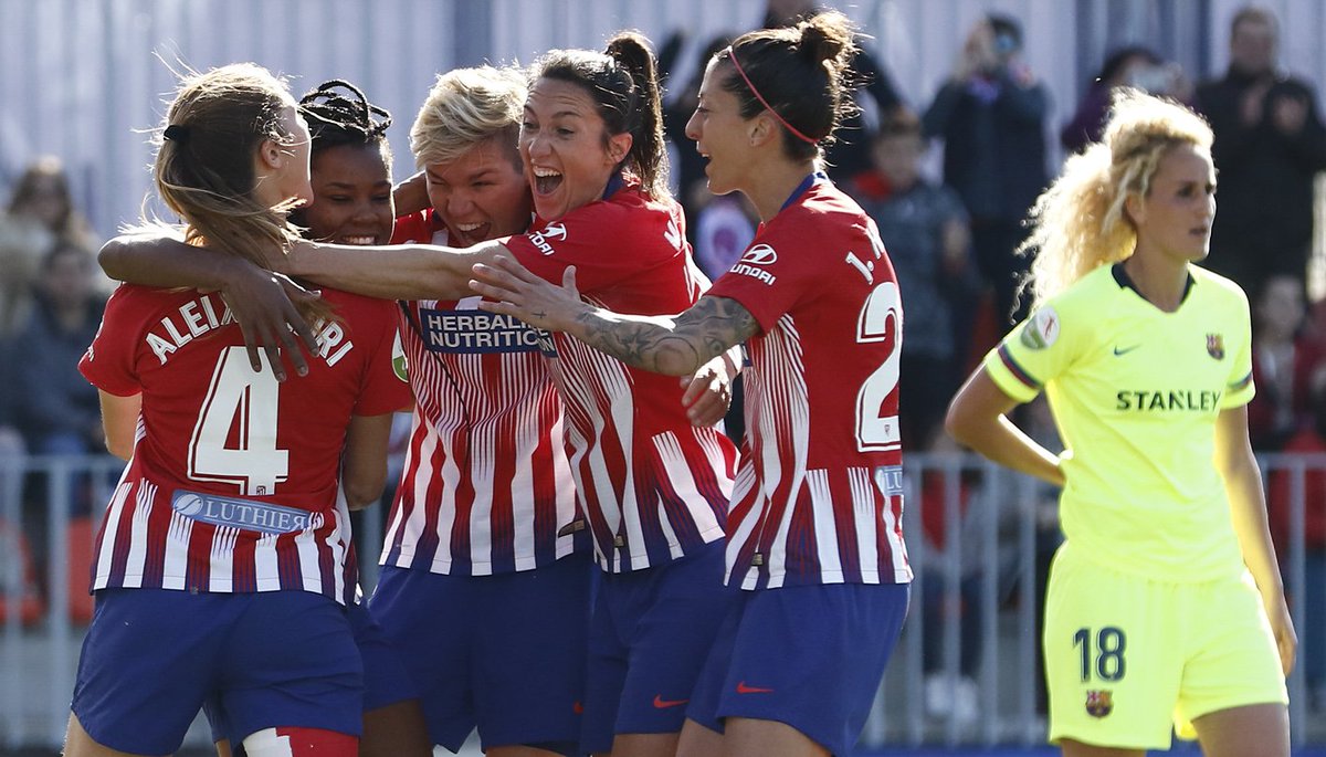 Las jugadoras del Atlético celebran un gol al Barcelona (@Atleti).