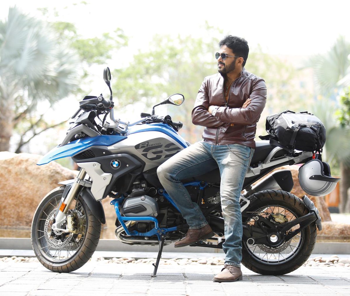 cinesarathi's tweet image. Interesting!!! #DevBMWSuperBike Contest.. #DevFromFeb14 #DEV @Rakulpreet @Karthi_Offl @cgpraveenk @cinesarathi