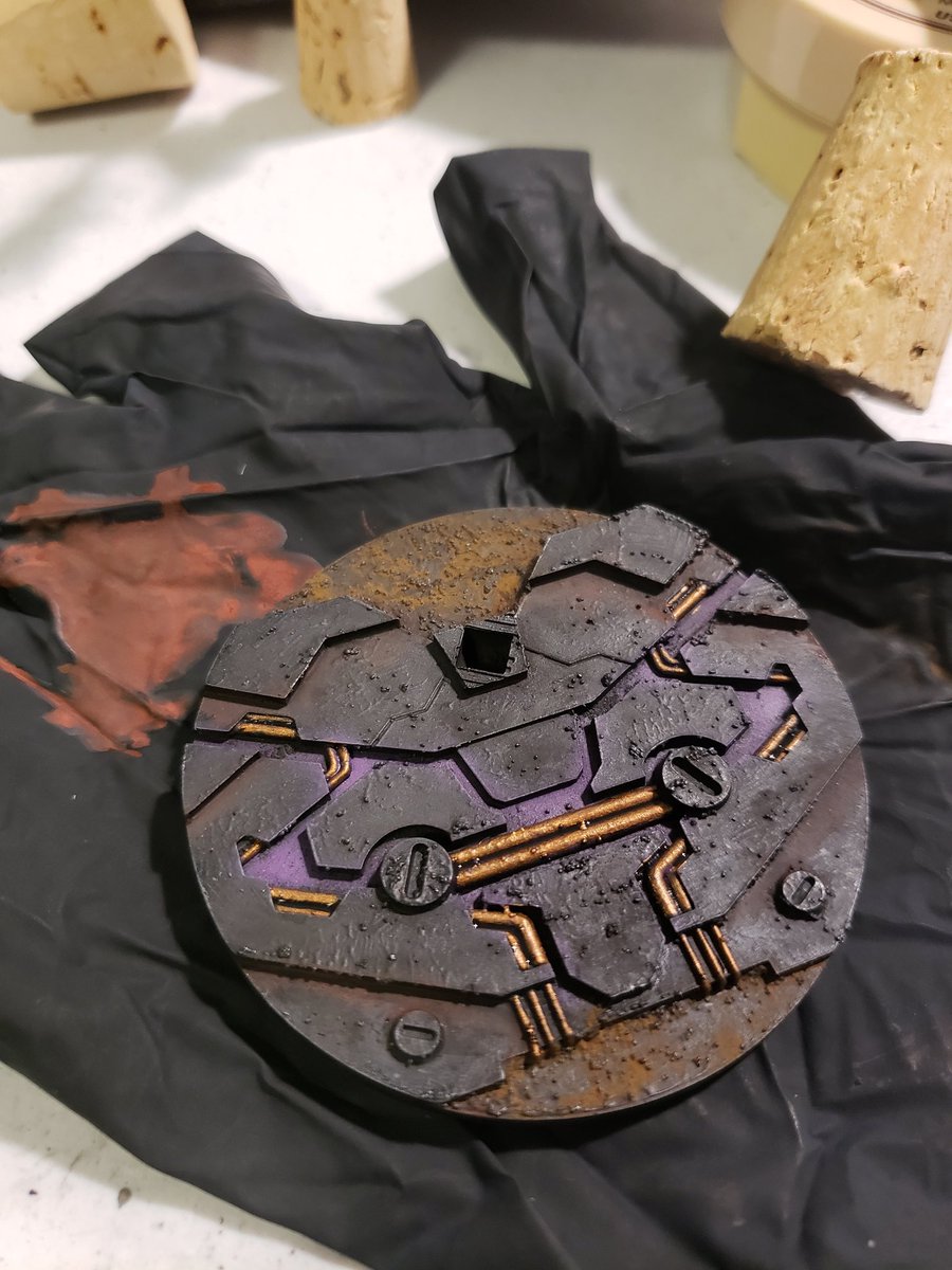 Experimenting further with pigments. #colors #warhammer #warhammer40k #tabletop #hobby #painting