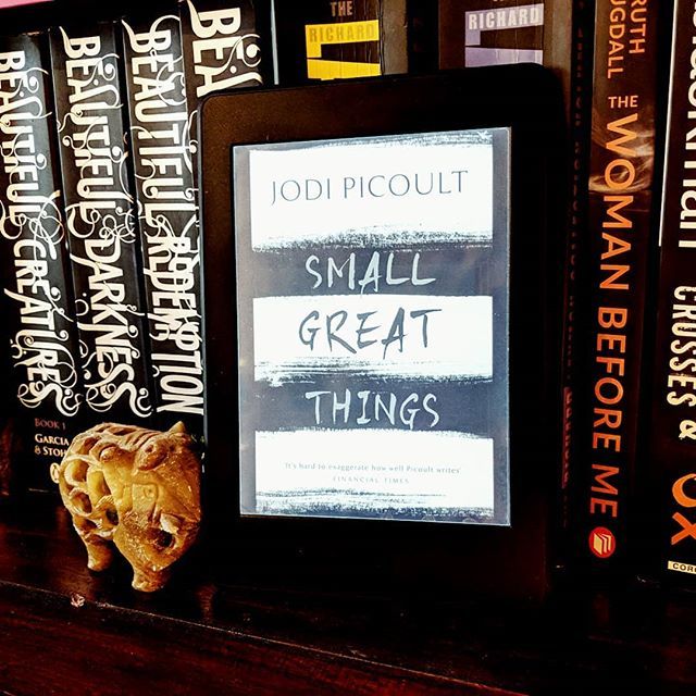 Shufflebookbox's tweet photo. Why have I waited this long to read #smallgreatthings by @jodipicoult ? This novel is literally #unbelievable for many reasons, whether it's a shocking content or captivating story telling, it's one of #unputdownable books for sure. #recommended #recomme… https://t.co/KlRRYgfgbN https://t.co/ww3gnUjuPa