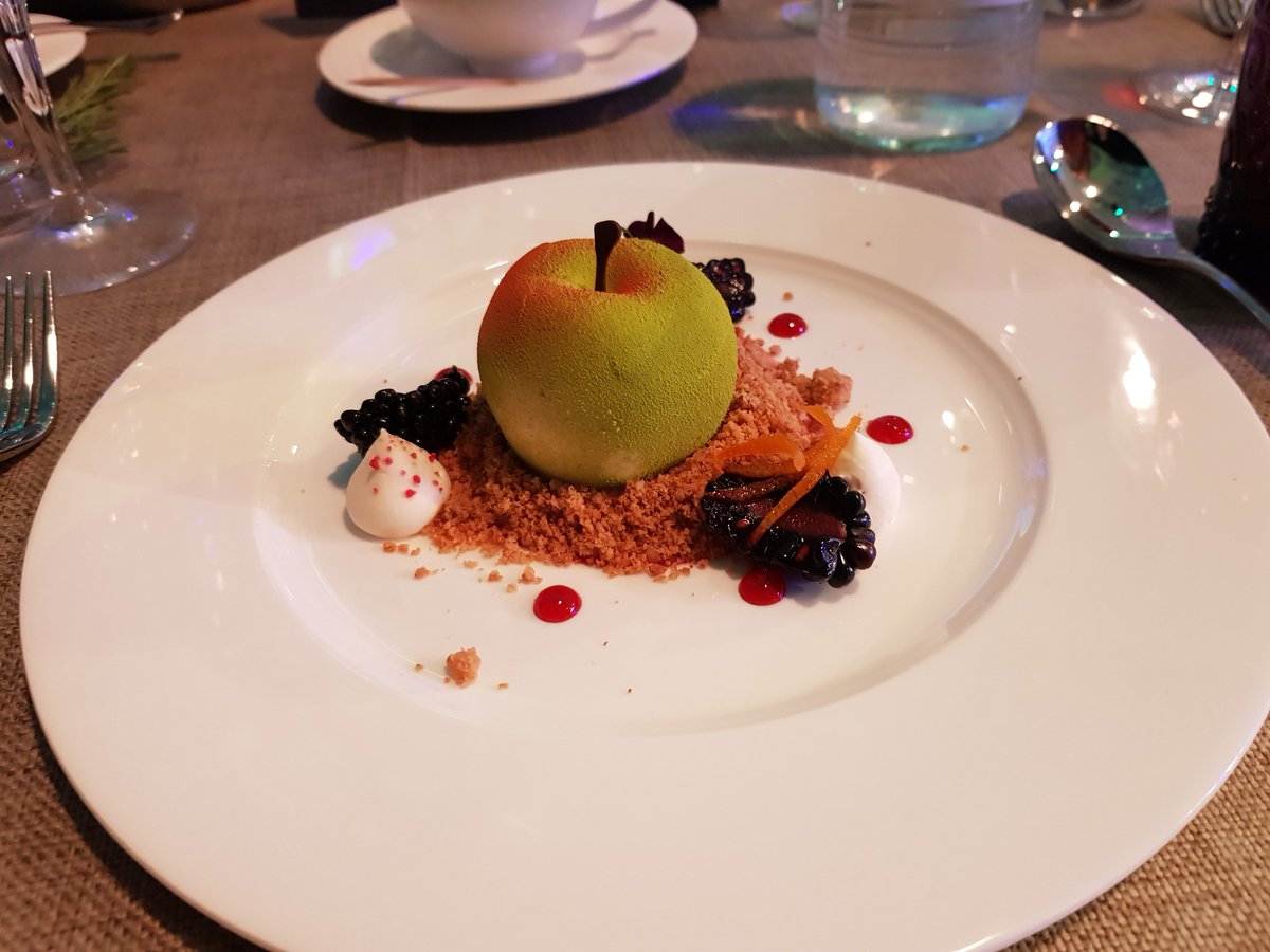 tkpdesignstudio's tweet photo. We had such a great time at the 2019 @NEFFHomeUK MasterPartner Awards last Friday evening. As always, fabulous entertainment all night and the food just blew us away (Yes, that apple is actually made of mousse)!  #NeffMasterPartner   #TheKitchenPartners  #Bristol  #2019Awards https://t.co/GL74PNhzrI