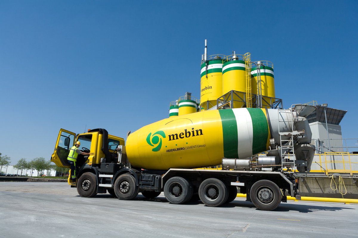 Op zoek naar een leuke afwisselende baan als chauffeur?
Solliciteer heel makkelijk via onderstaande link:
mebin.nl/nl/chauffeurs