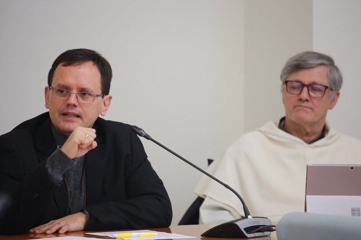 LaityFamilyLife's tweet photo. Les seminaristes de 5 diocèses de #Lorraine ont visité notre Dicastère pour partager leurs expériences et inspirations concernant le #Synode2018 et la #JMJ #Panama2019 https://t.co/tSZnuE5DlQ