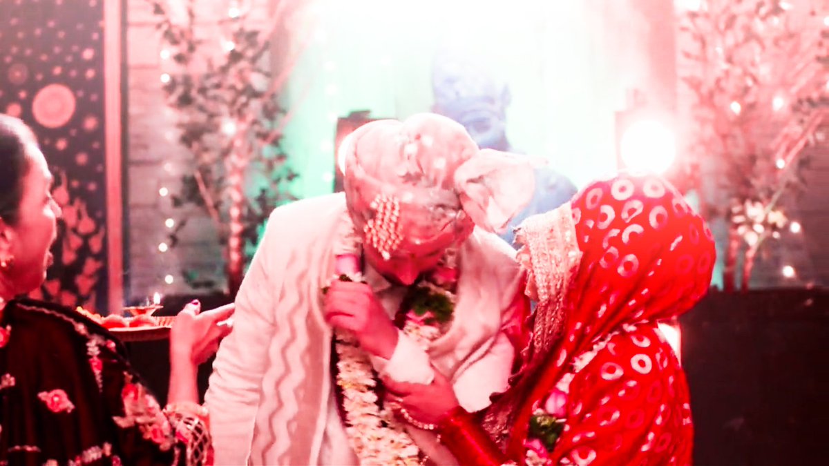 huesxvibes's tweet photo. Accept the helping hand when you get one โค๐
@NakuulMehta @niti_taylor
.
.
#nikuul,#dib #dhinchakishqbaaz #Ishqbaaaz #IshqbaazKiMannat #Ishqbaaz #mansh #MannatKaurKhurana #ShivaanshSinghOberoi #ShivanshSinghOberoi #niti #Nititaylor #nakuul #NakuulMehta https://t.co/v18EpfhSqQ