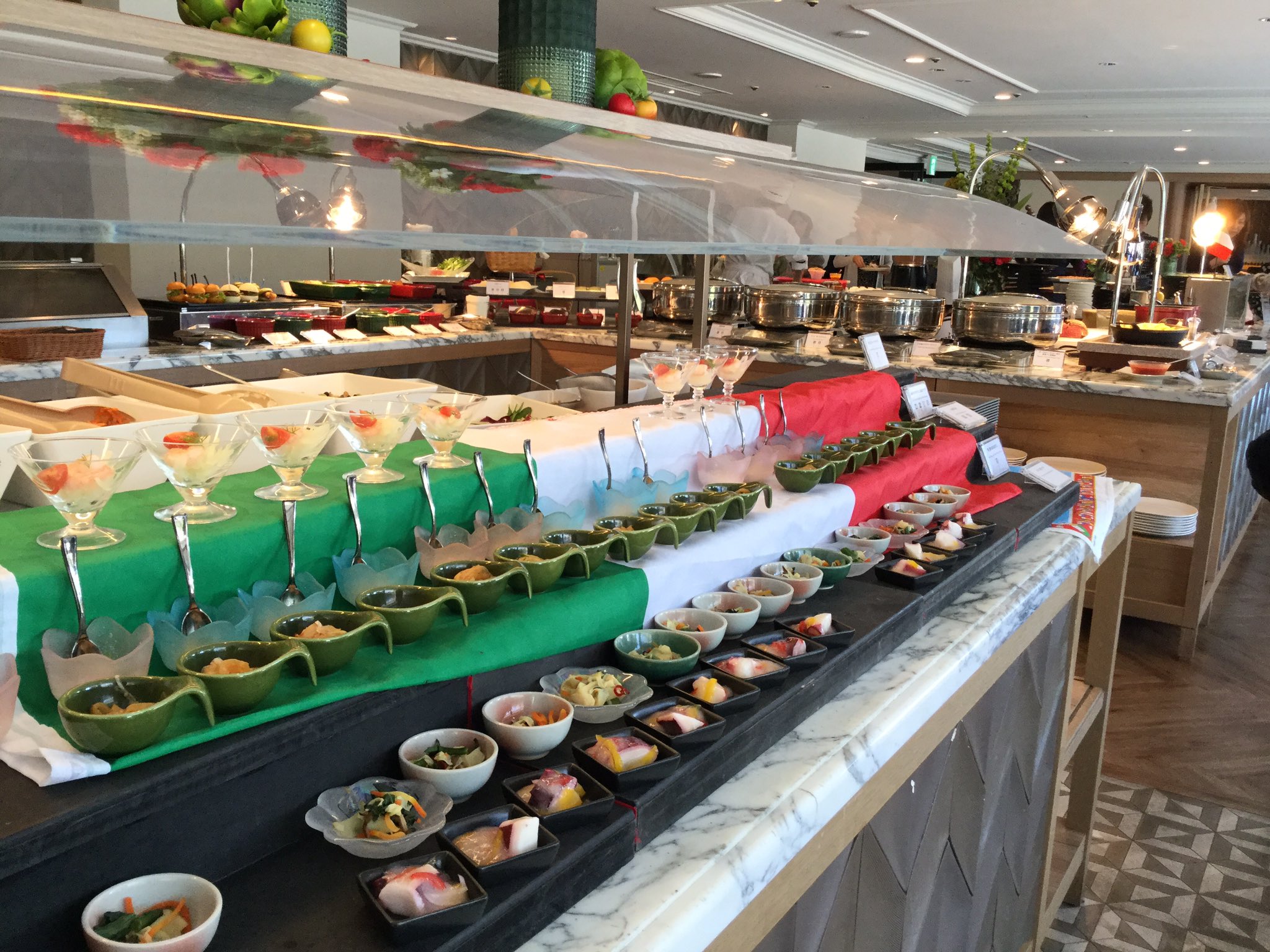 Twitter 上的 河西美紀 今日は妹の誕生日 姪も一緒に3人でランチした後に芝公園で遊んで東京タワー展望台も満喫した日となった 姉妹で性格も違うし得意分野も違うし外見も似ていない でもやはり心が通い合う大事な存在 おめでとう 東京プリンスホテル