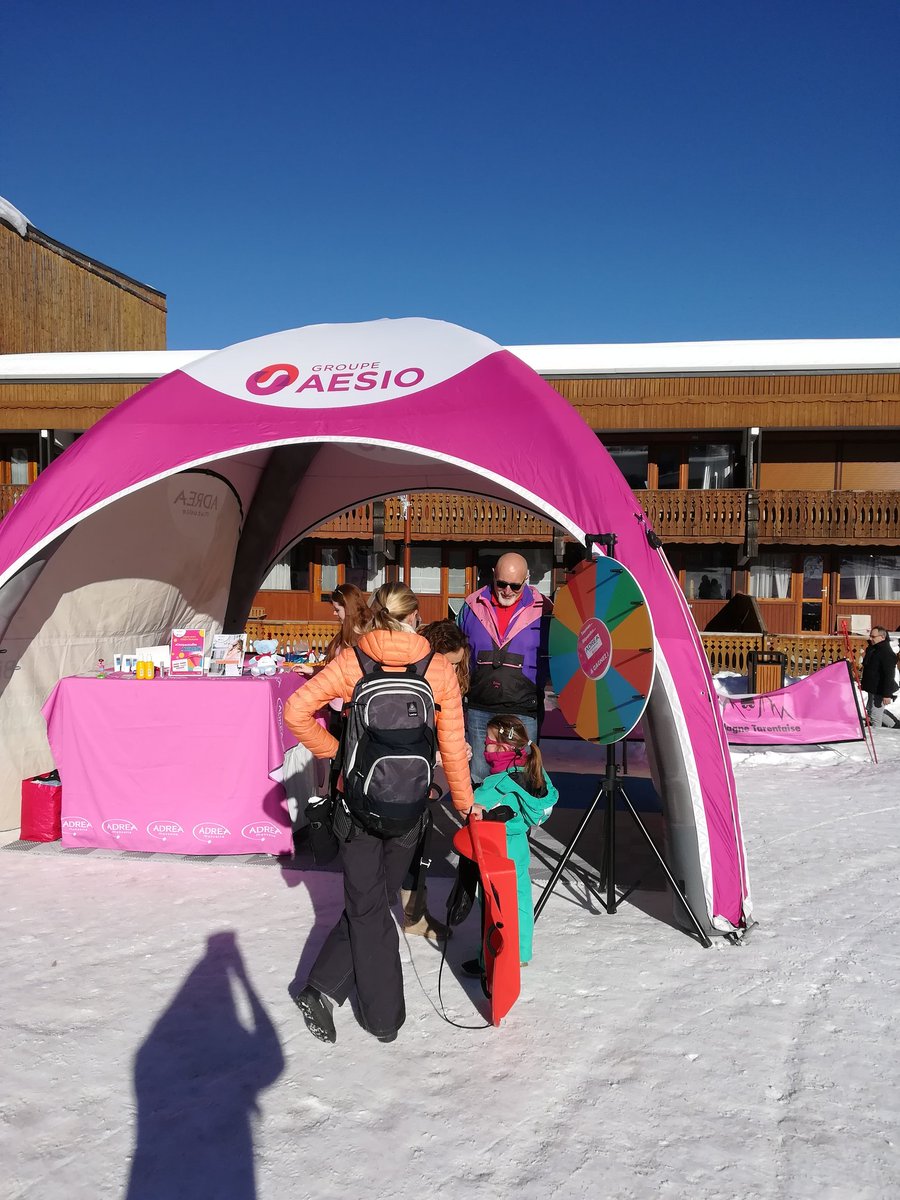 MarieUzel's tweet photo. #ChaqueJourEtreBien aujourd'hui à la Plagne action de prévention solaire pour les petits comme pour les plus grands 🏔️☀️ @ADREAmutuelle @GroupeAesio @apochon @AlainPASQUET73 @ColineBoudet @GustaveRoussy https://t.co/oYKilRDQSS