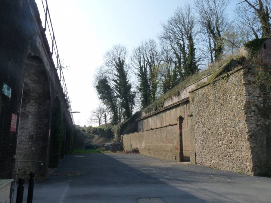 cyberarchi's tweet photo. L'Atelier Cosme Architecture planche actuellement sur la reconversion d'une ancienne friche militaire du Havre : le Fort de Tourneville. Le projet accueillera à terme des acteurs du monde associatif et culturel.
https://t.co/EWqb3qVUlK https://t.co/4gSpu04Mbe