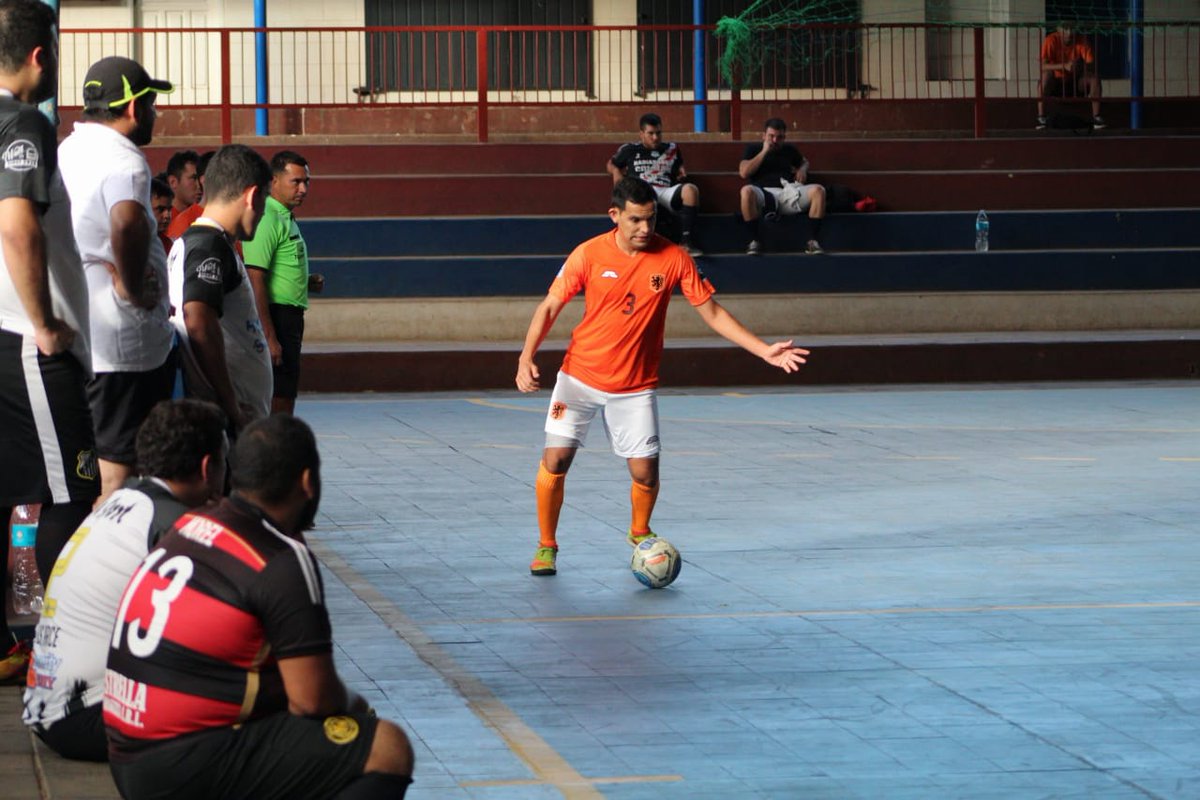 Holanda010ExaSP's tweet photo. Postales de lo que dejó el primer encuentro del año de la Naranja Mecánica. Se mostró buen fútbol, buena dinámica pero no pudo ser. Esto recién comienza #VamoHolanda010 @exacemsp https://t.co/o0HJzJP9yZ