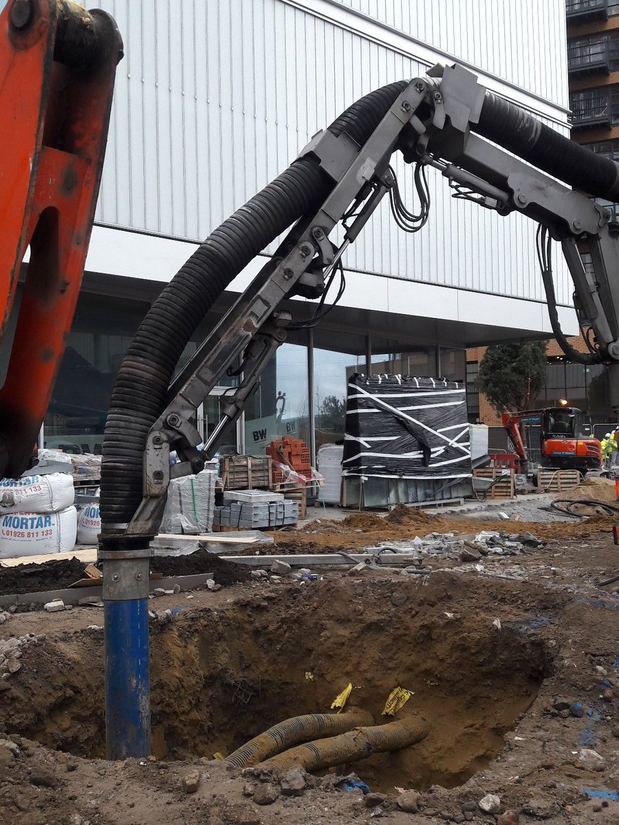 LCIconstruct's tweet image. Good morning all, Hope everyone has had a lovely weekend.
Unblocking underground pipe work at LCI