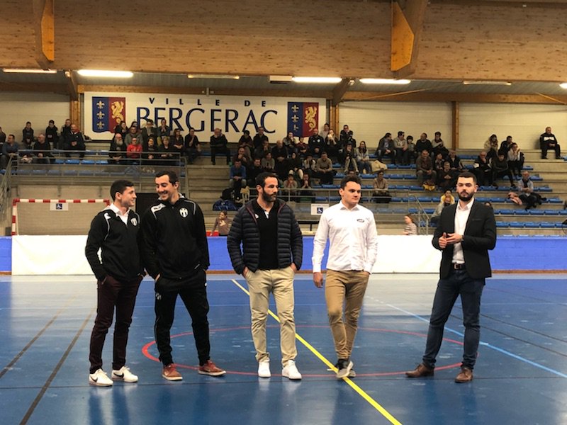 B2PHANDBALL's tweet photo. Le #B2P remercie ses partenaires #Sodigel et #KiloutouBergerac pour la soirée de ce samedi ! Un grand merci également à @rugbybergerac pour sa présence samedi soir et l'accueil réservé dimanche après-midi ! #D2F #noussommesbergerac #weekendsportif @VilledeBergerac 🤾‍♀️🏈👍 https://t.co/88gH6gBA0H