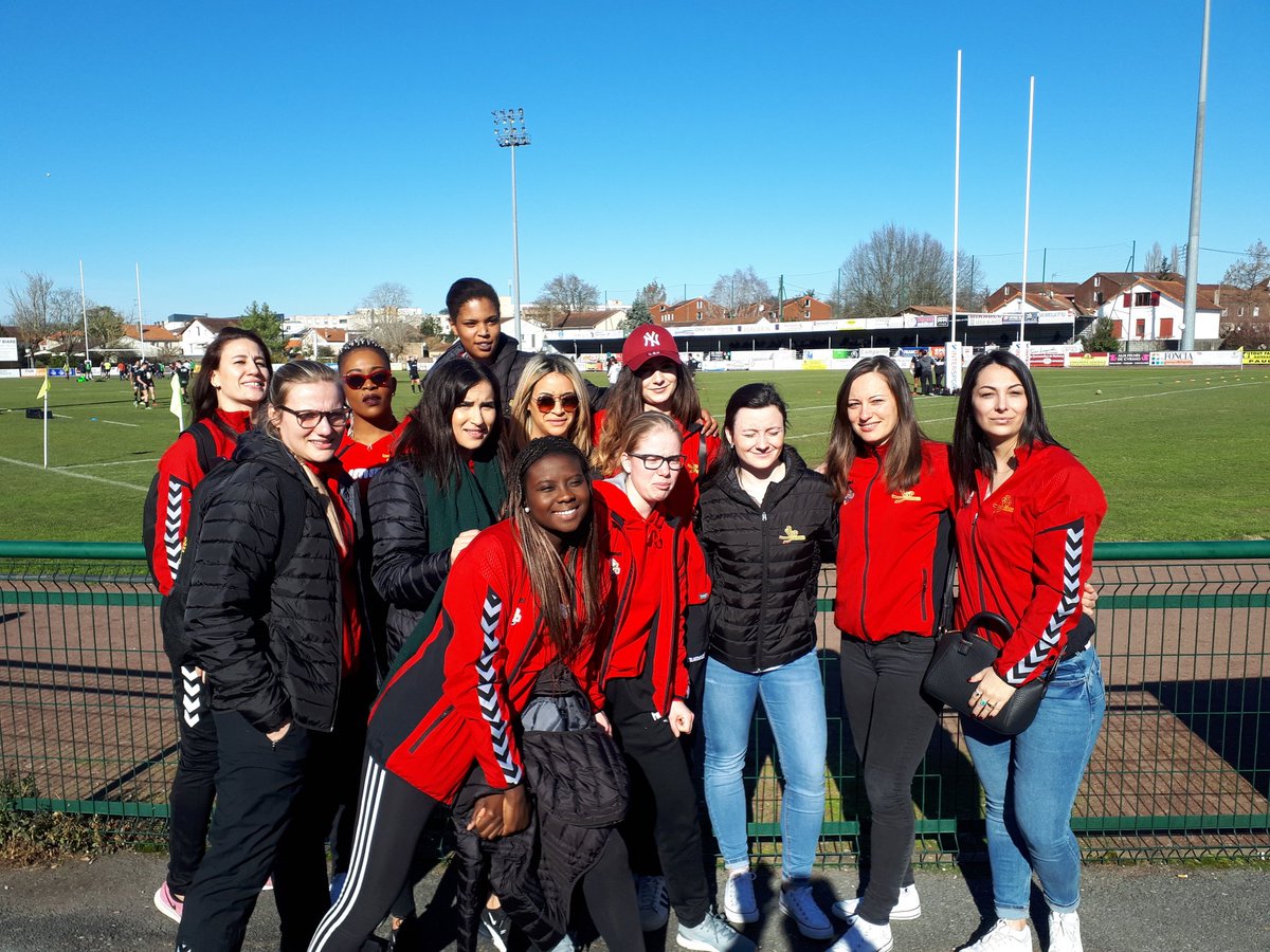 B2PHANDBALL's tweet photo. Le #B2P remercie ses partenaires #Sodigel et #KiloutouBergerac pour la soirée de ce samedi ! Un grand merci également à @rugbybergerac pour sa présence samedi soir et l'accueil réservé dimanche après-midi ! #D2F #noussommesbergerac #weekendsportif @VilledeBergerac 🤾‍♀️🏈👍 https://t.co/88gH6gBA0H