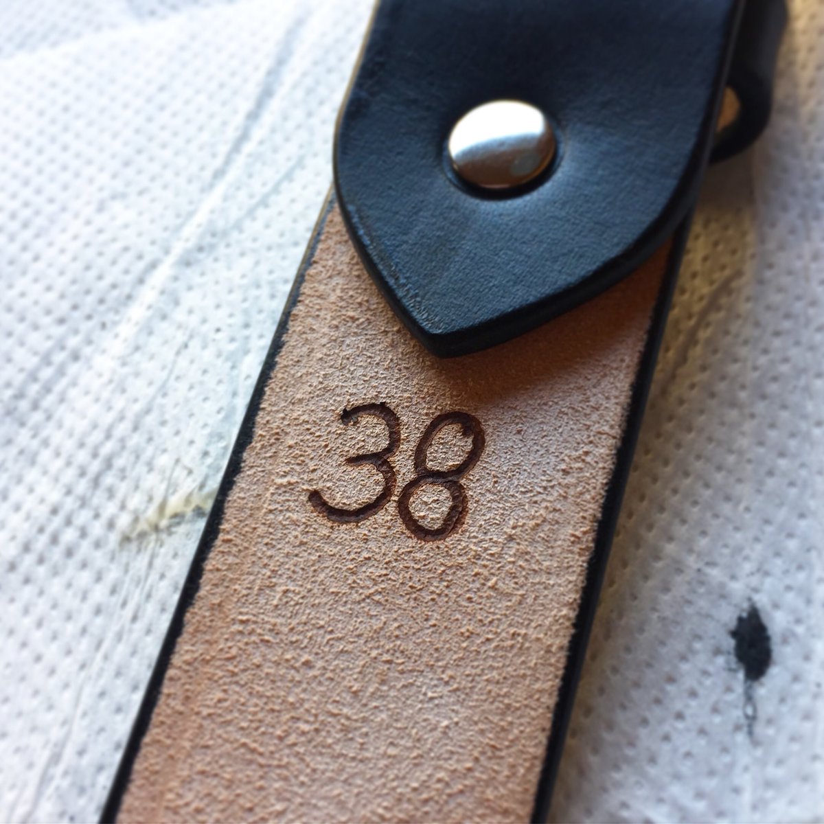 Leather_Thread's tweet photo. Details. #leatherandthread #handmade #leather #leathergoods #leathercraft #leatherbelt #belt #british #artisan #edc #gift #giftsforhim #giftsforher #giftideas https://t.co/hqwsYsC0ab
