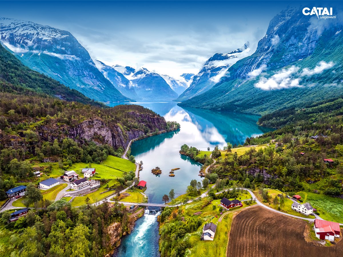 cataitours's tweet image. Naturaleza y cultura. ¡Todo lo que te espera en los países #escandinavos y #Rusia en nuestro nuevo catálogo! ow.ly/kdMi30nJGxn