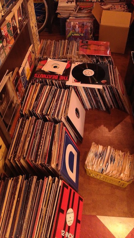 中古レコードRockBottom tweet media