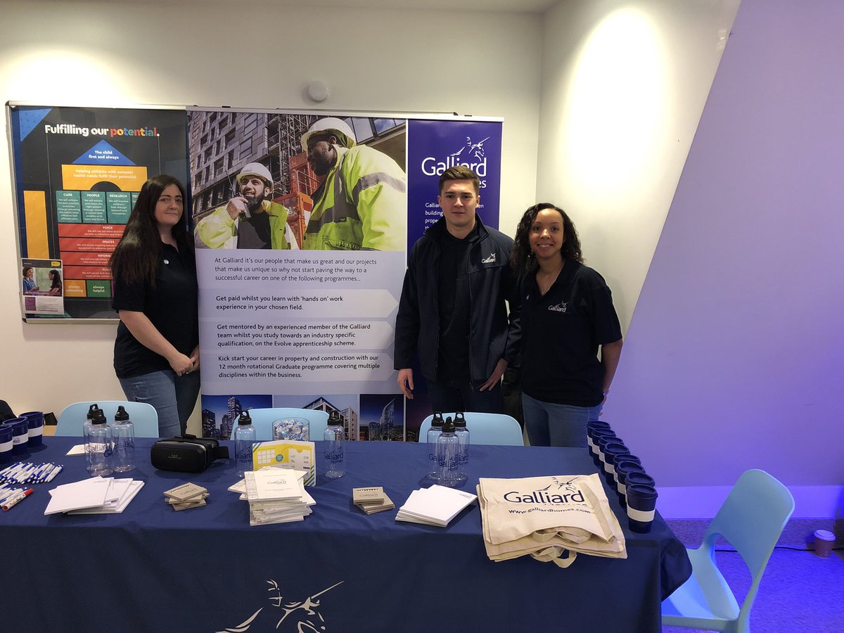 We’re at @greatormondst for the #goshcareersfestival.
Great to meet so many young people and give them an insight into the different careers in construction #galliardhub #gosh @GOSHCCPartners