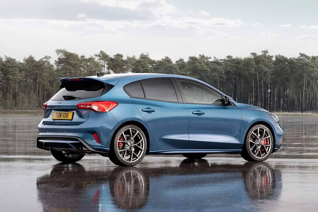 What do you think of the new Ford ST exterior design? #Ford #FocusST