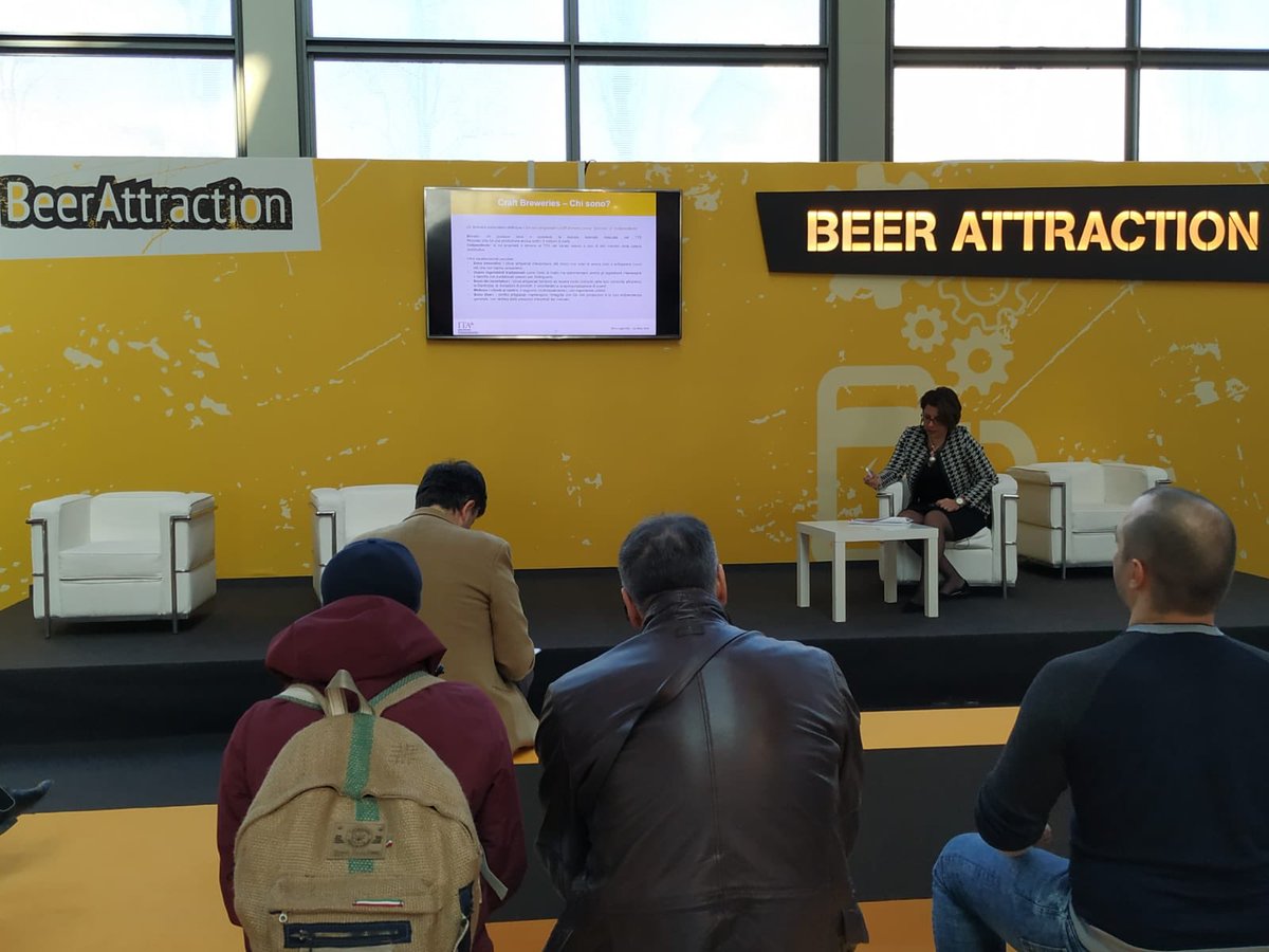 "Realtà innovative e dall'approccio indipendente". 

Cosa sono le Craft Breweries, lo scopriamo al #BeerAttraction Lab.