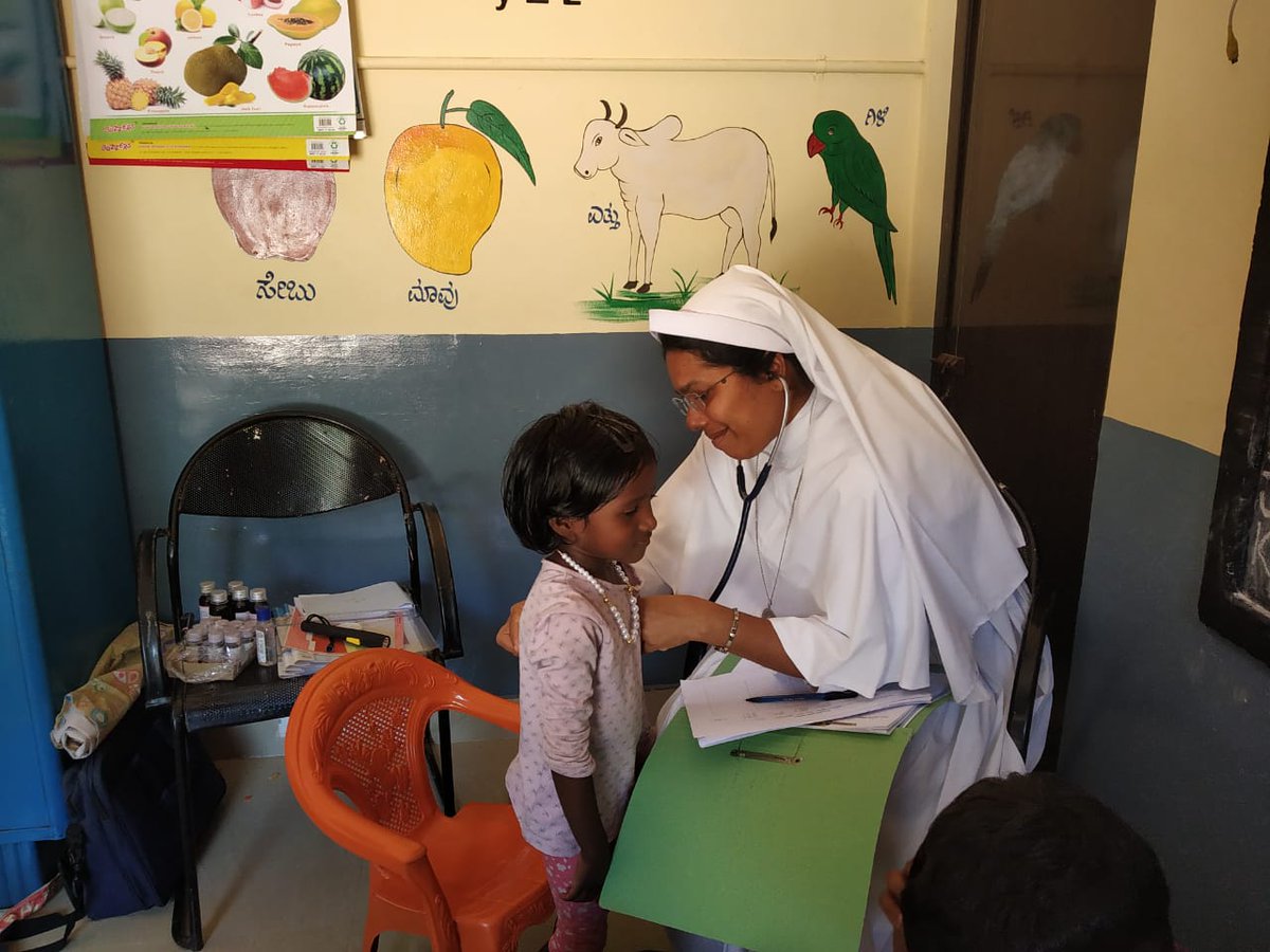 SyngeneIntlCSR's tweet photo. @SyngeneIntl &amp; @Biocon_FDN monthly malnourishment screening outreach through #eLAJ smart clinic for children under 5yrs was conducted in the old cement line Anganwadi, Austin Town. 
#CSR #malnutrition #nutrition #Syngenecsr https://t.co/LBDOt7dsXw