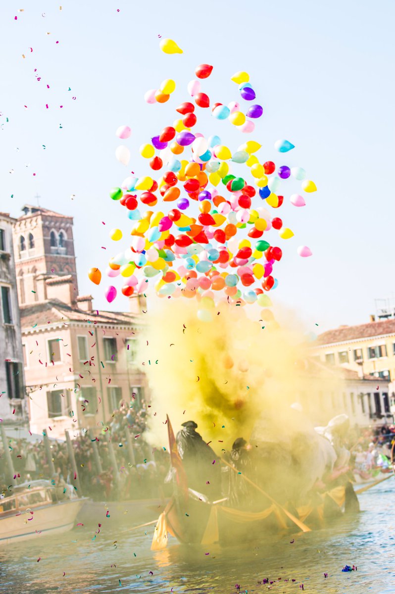 Spectacular day yesterday to kick off Carnevale 2019... #CarnevaleVenezia2019 #photography #venezia #venice #Venise #VeniceCarnival2019 #CarnevaleDiVenezia #FestaVeneziana #CarpeDiem