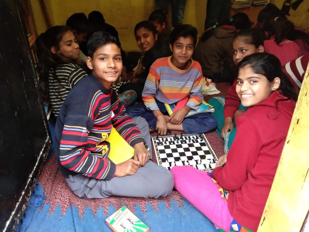 SarthakNGO's tweet photo. A glimpse of a chess session, full of fun amd learnings. 🤩
@ril_foundation
@PepsiCo
@AdityaBirlaGrp
#Chess #ChessGame #ChessInClassroom #IndoorGames #IndianGames #India #EducationForAll #SarthakKids #SarthakNGO #SlumsInIndia #YellowRoom #IndiaChanging #Lucknow https://t.co/F9BXELTgFE