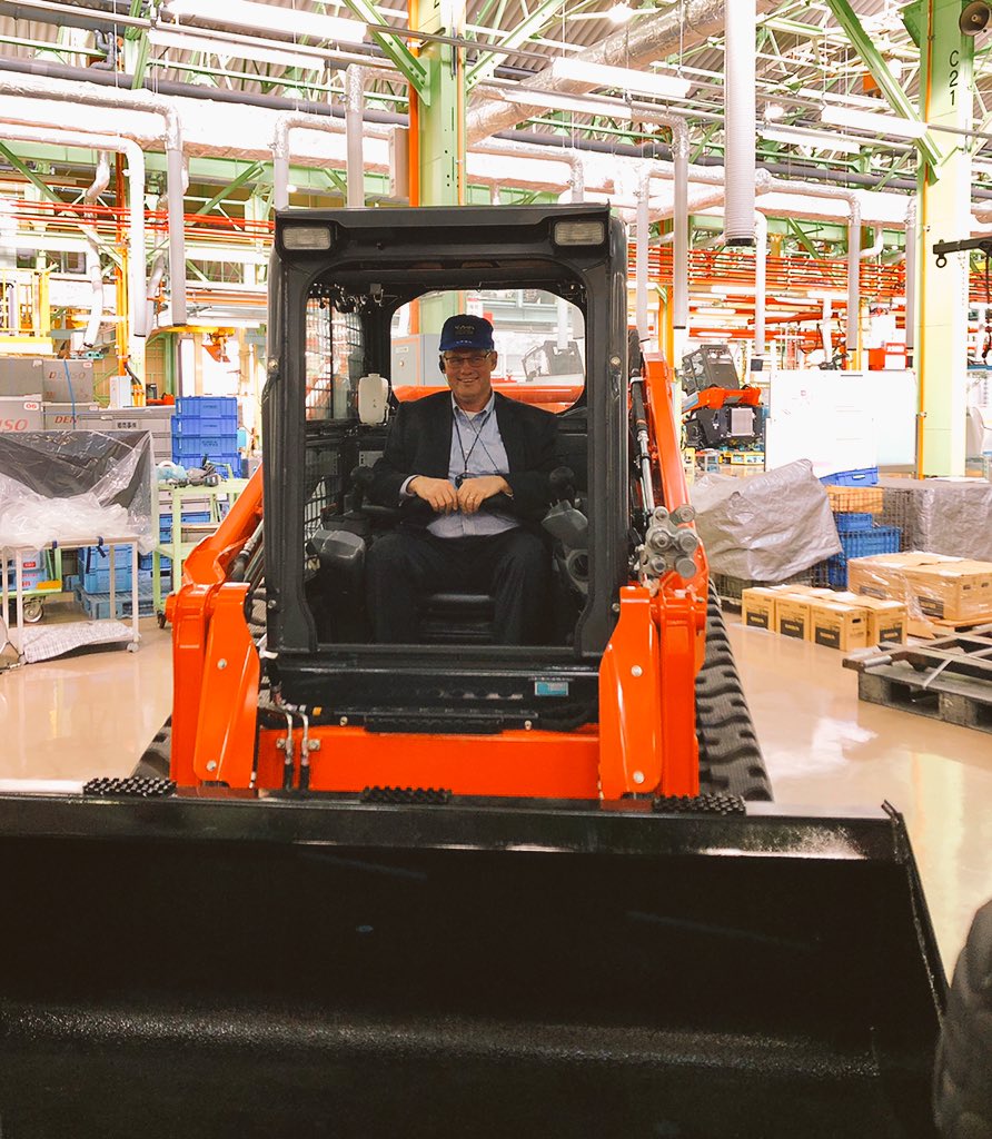 Thank you to #kubota and the employees at the Sakai plant for a wonderful morning tour and overview of your company and manufacturing facilities. 

#acadiainjapan #BusinessInJapan #AcadiaUniversity #kubota #BusinessDevelopment #CanadaInJapan