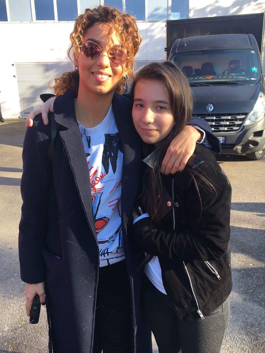 CelineTaal's tweet photo. @TalOfficial sa fais déjà 2 ans 😭❤️ #TalTour https://t.co/vF54s9fyko