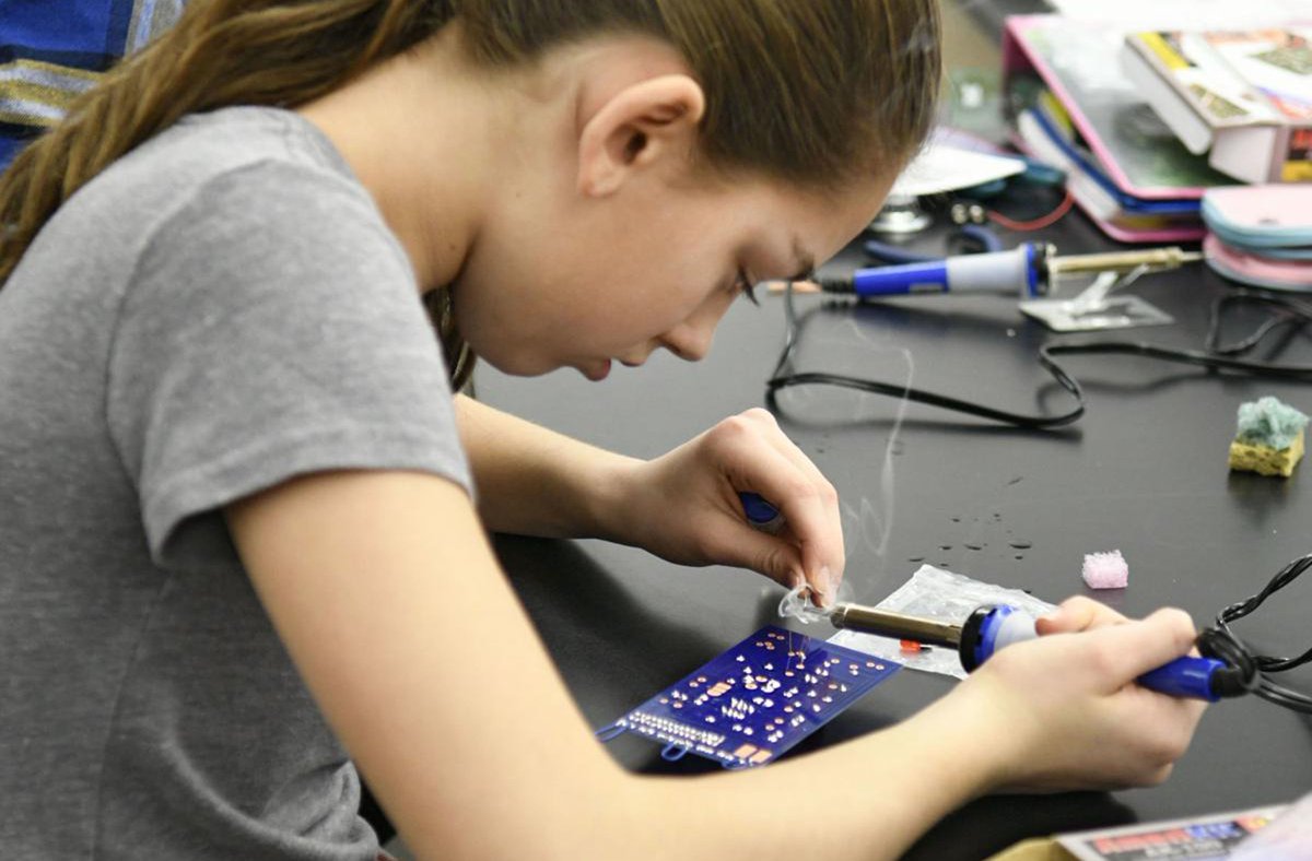 goskagit's tweet image. As part of a #Conway School STEM class, seventh-grade students have spent the past several weeks assembling circuit boards skagit.ws/2SJRidy #Skagit #SkagitEd